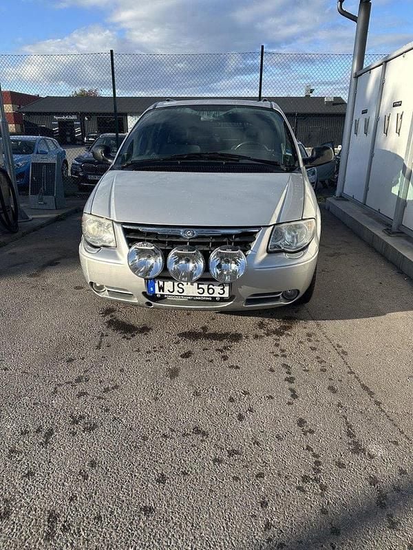 Silver Begagnad 2005 Chrysler Grand Voyager Minibuss | 33 000 kr (Marknadspris) - Bild 1/4