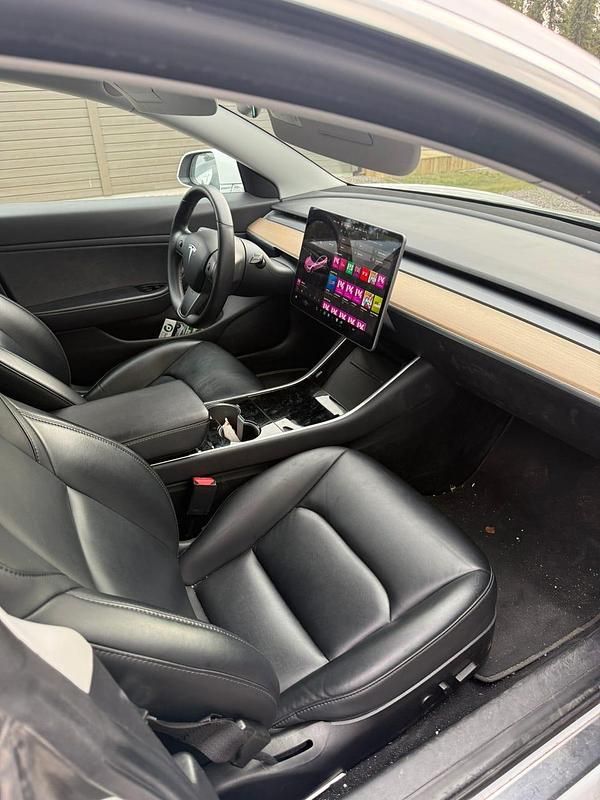 Begagnad Tesla Model 3 Long Range AWD 324 kW (441 HK) 2019 Sedan