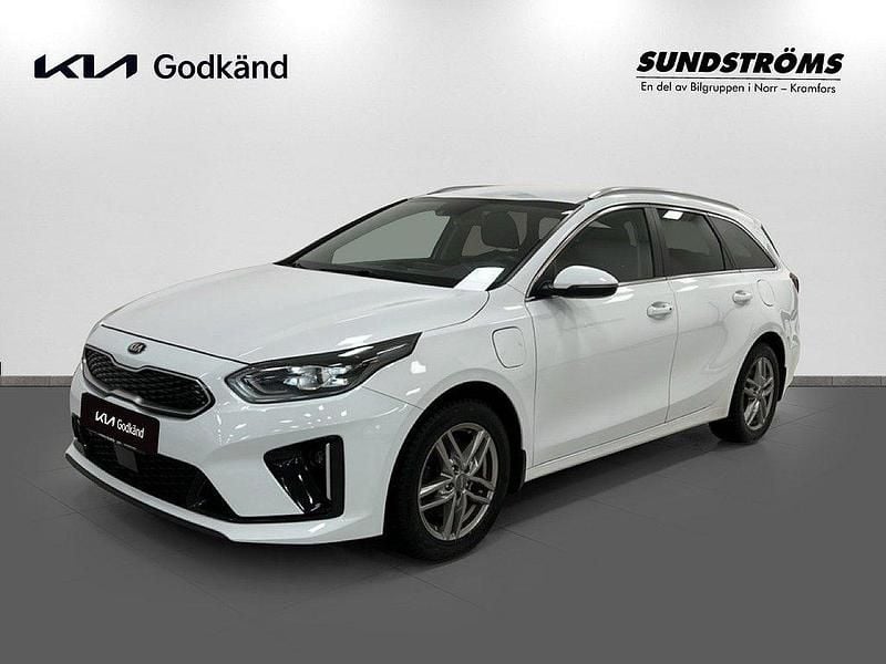 Vit Begagnad 2021 Kia Ceed Sportswagon Advance Kombi | 219 900 kr (Bra pris) - Bild 1/4