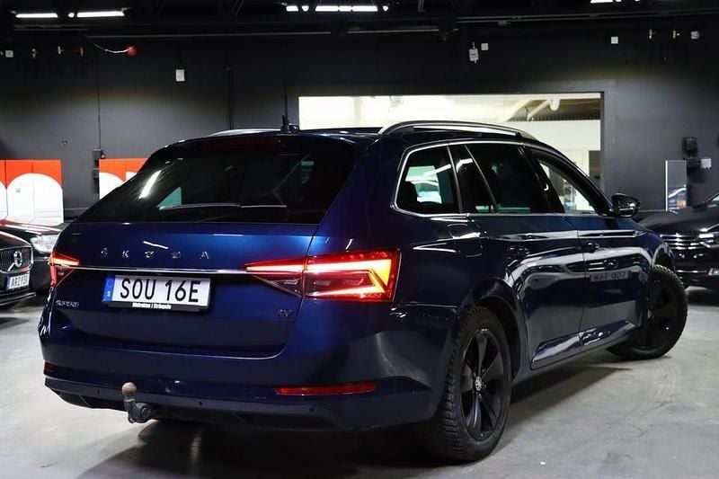 Begagnad Skoda Superb Business Line 218 HK (160 kW) 2021 Blå