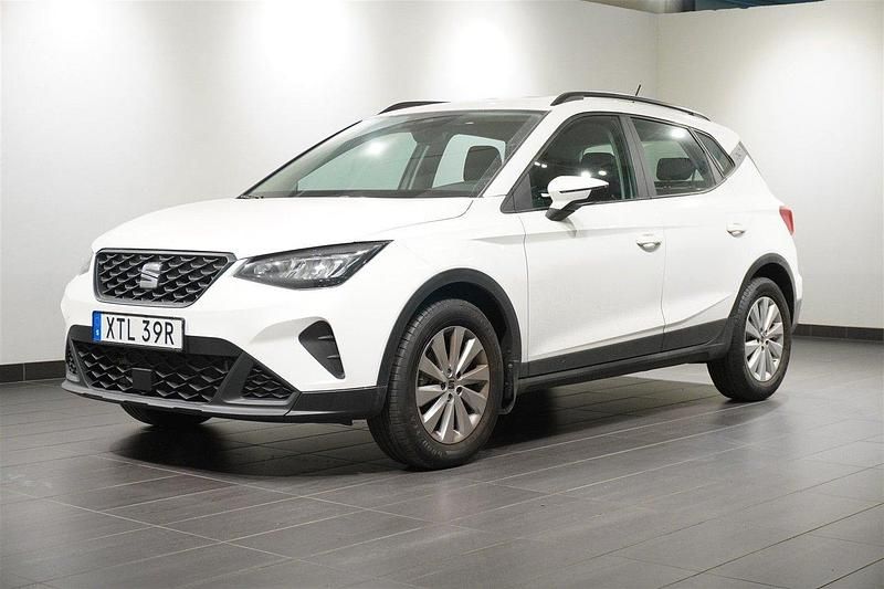 Vit Begagnad 2022 Seat Arona Style SUV | 209 900 kr (Marknadspris) - Bild 1/2