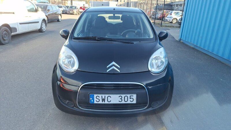 Svart Begagnad 2011 Citroën C1 Halvkombi | 38 900 kr (Marknadspris) - Bild 1/4