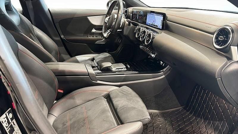 Begagnad Mercedes CLA200 Shooting Brake AMG line 163 HK (119 kW) 2021 Svart Kombi