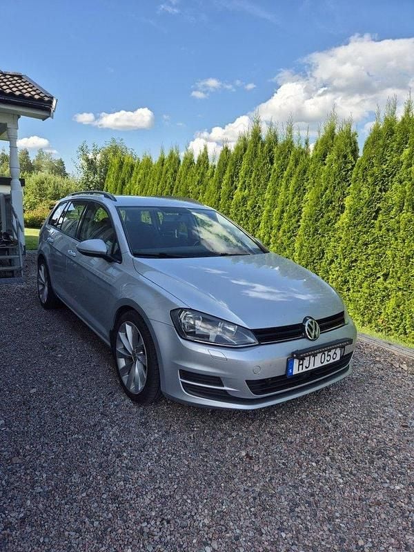Silver Begagnad 2014 VW Golf VII Kombi | 70 000 kr (Marknadspris) - Bild 1/4