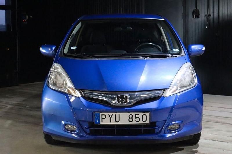 Begagnad Honda Jazz Hybrid 102 HK (75 kW) 2012 Blå Halvkombi
