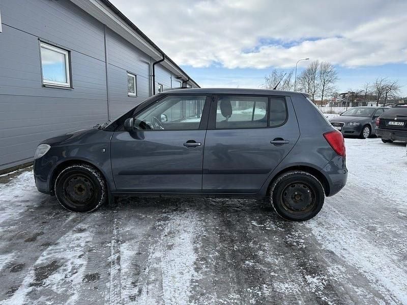 Begagnad Skoda Fabia 69 HK (50 kW) 2010 Grå
