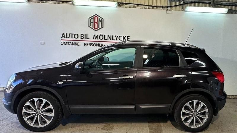Begagnad Nissan Qashqai 150 HK (110 kW) 2009 Lila SUV