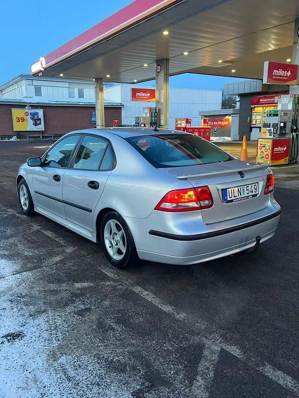 Begagnad Saab 9-3 Linear 150 HK (110 kW) 2004 Light gray metallic