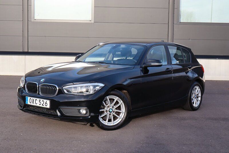 Svart Begagnad 2015 BMW 116 Advantage Halvkombi | 129 900 kr (Bra pris) - Bild 1/4