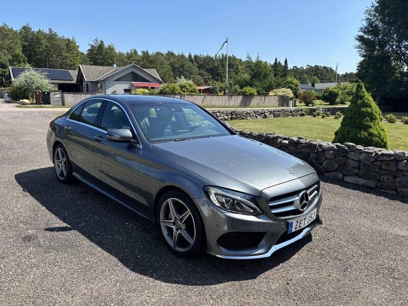 Grå Begagnad 2018 Mercedes C200 AMG line Sedan | 245 000 kr (Bra pris) - Bild 1/4