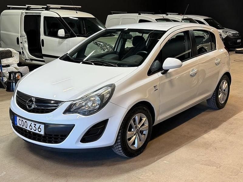 Begagnad Opel Corsa Enjoy 101 HK (74 kW) 2014 Vit Halvkombi