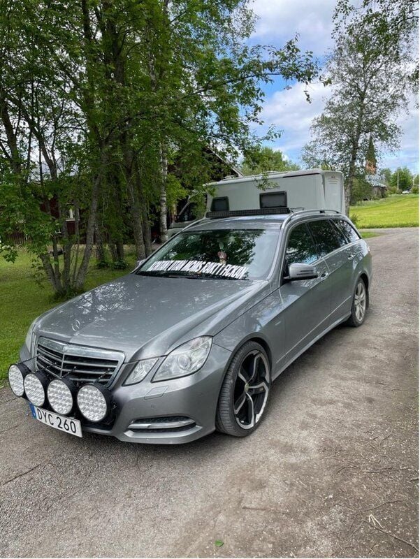 Silver Begagnad 2011 Mercedes E220 Avantgarde Kombi | 65 000 kr (Marknadspris) - Bild 1/4