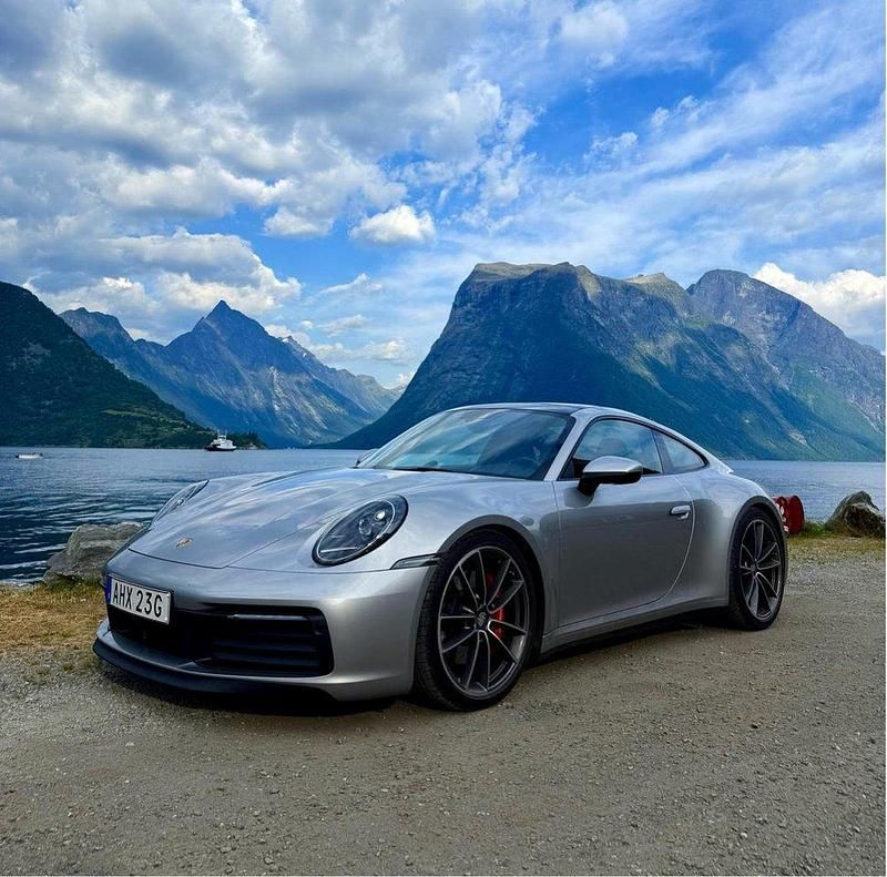 Silver Begagnad 2021 Porsche 911 Carrera 4S Sportkupé | 1 550 000 kr (Marknadspris) - Bild 1/2
