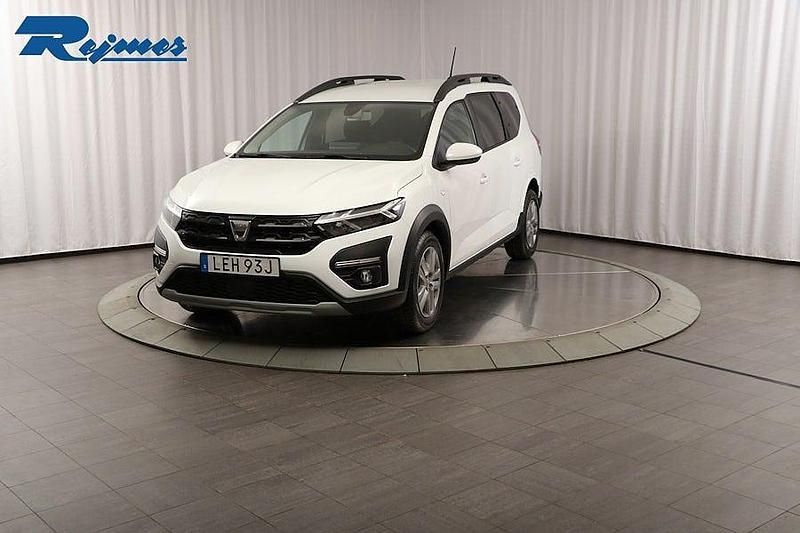 Vit (snövit) Begagnad 2022 Dacia Jogger Comfort Minibuss | 169 800 kr (Marknadspris) - Bild 1/4