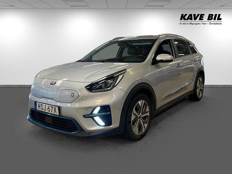 Grå Begagnad 2021 Kia e-Niro 3 SUV | 279 900 kr (Marknadspris) - Bild 1/4