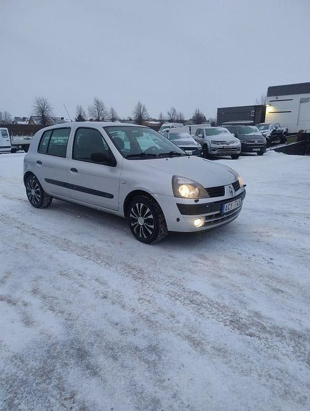 Begagnad Renault Clio R.S. 75 HK (55 kW) 2006 Grå Halvkombi