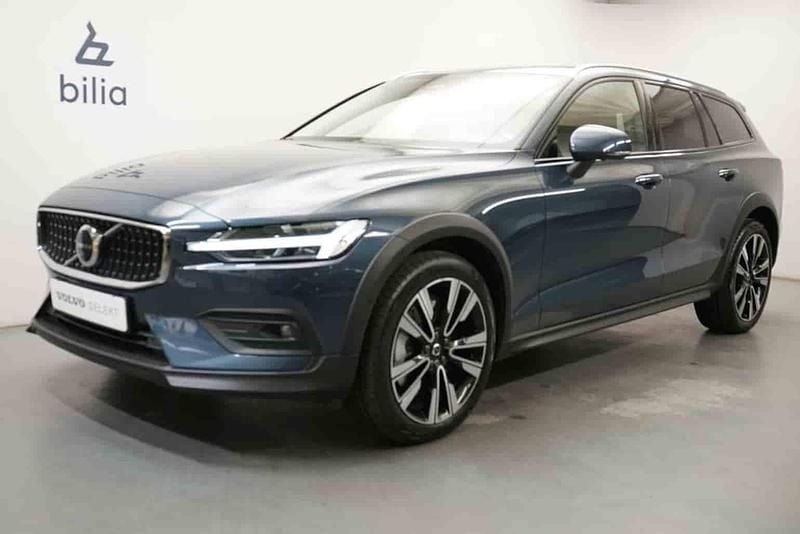 Blå Begagnad 2024 Volvo V60 CC Kombi | 479 900 kr - Bild 1/1