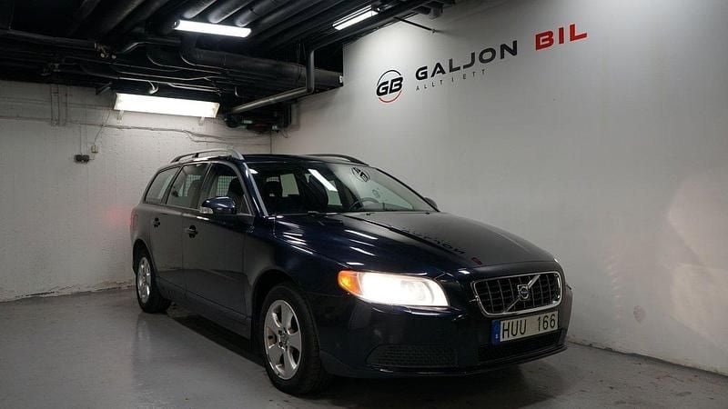 Mörkblå (blå) Begagnad 2009 Volvo V70 Kinetic Kombi | 53 000 kr (Superpris) - Bild 1/4