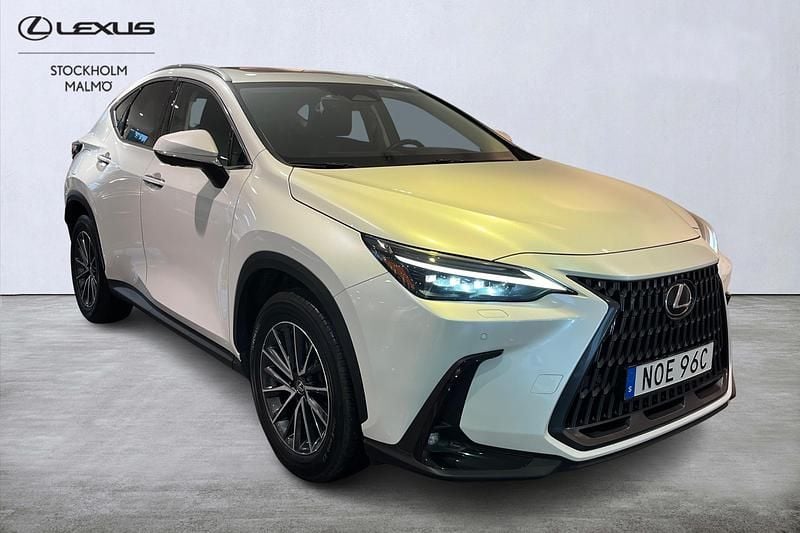 Begagnad Lexus NX450h+ Executive Line 313 HK (230 kW) 2023 Vit SUV