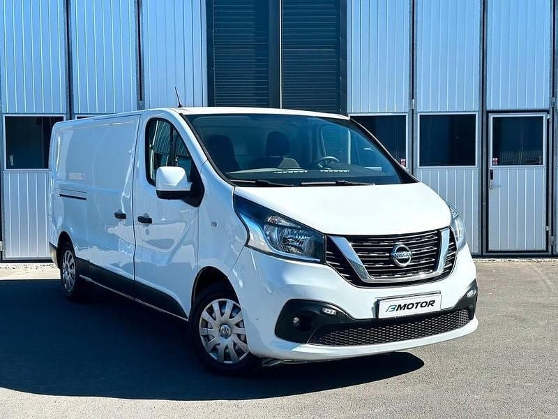 Vit Begagnad 2017 Nissan NV300 Van | 99 900 kr (Marknadspris) - Bild 1/4