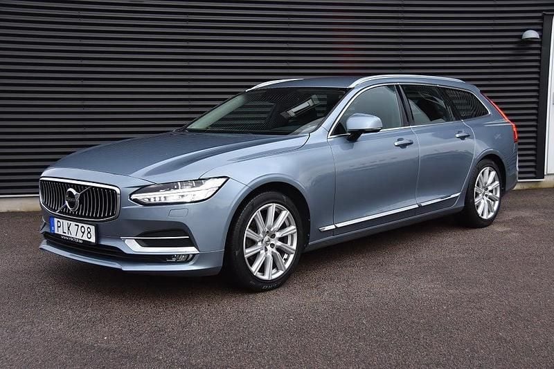 Ljusblå Begagnad 2017 Volvo V90 Kombi | 279 900 kr (Dyr) - Bild 1/4