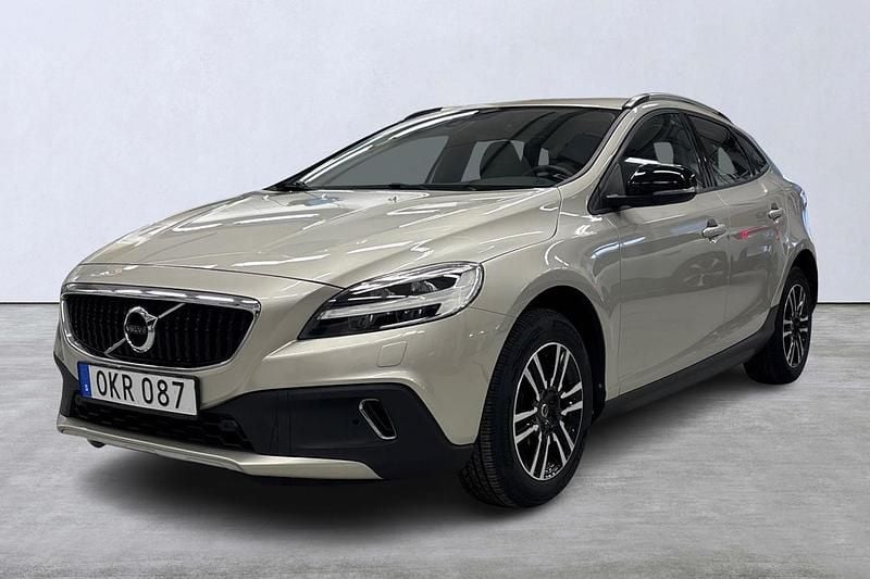 Begagnad Volvo V40 CC Business Edition 121 HK (88 kW) 2017 Brun Kombi