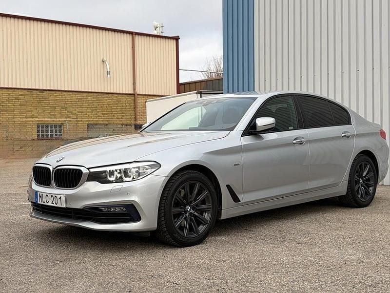 Begagnad BMW 520 Sport Line 190 HK (139 kW) 2018 Silver Sedan