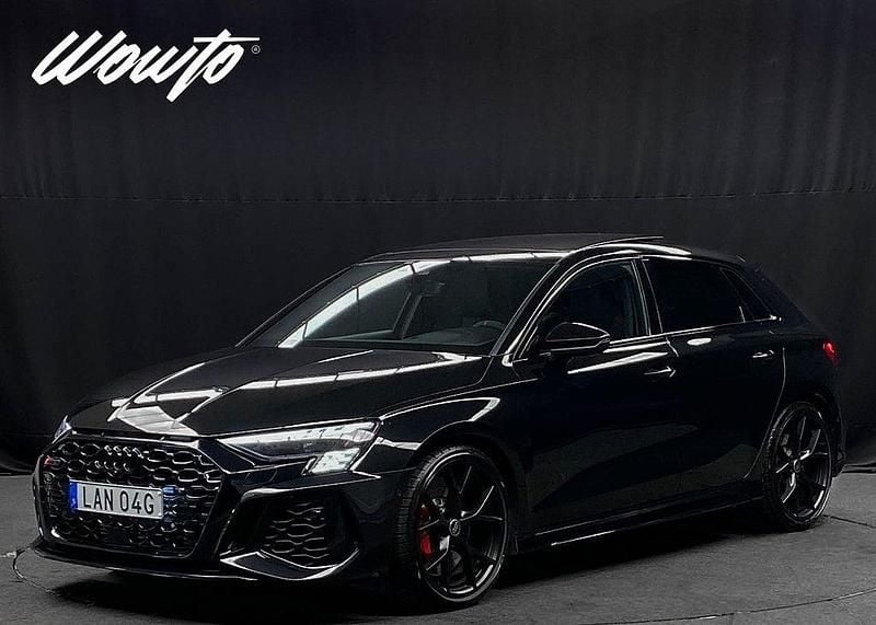 Begagnad Audi RS3 Sportback Design 400 HK (294 kW) 2024 Svart Halvkombi