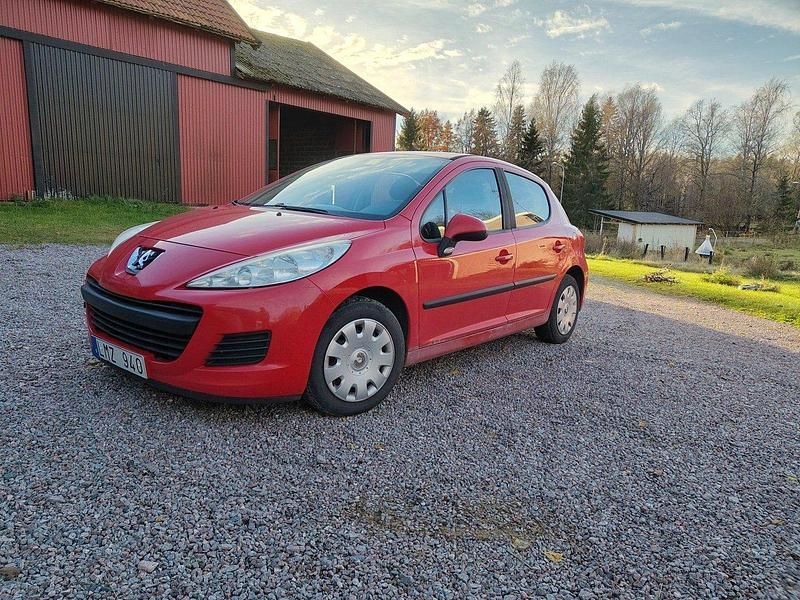 Röd Begagnad 2010 Peugeot 207 Halvkombi | 15 500 kr (Marknadspris) - Bild 1/4