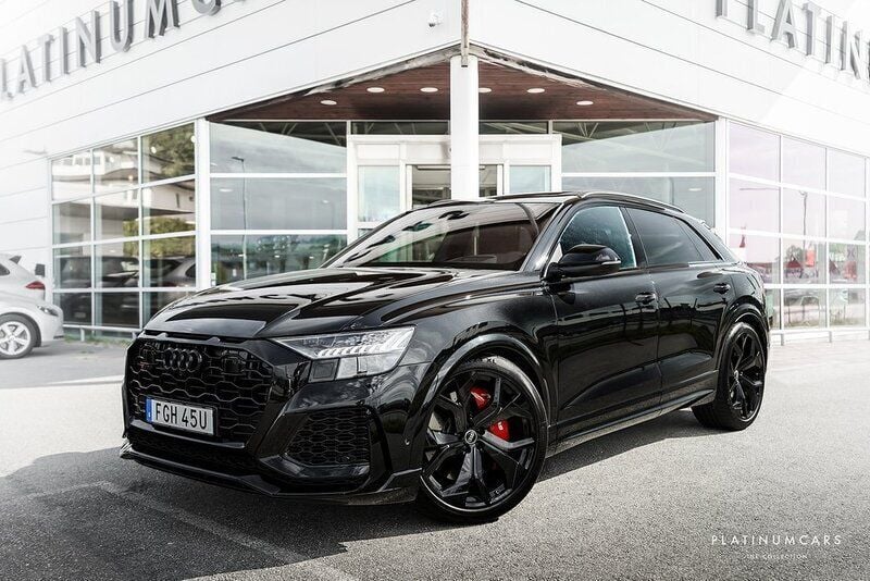 Svart (mytsvart metallic) Begagnad 2024 Audi RS Q8 Exclusive SUV | 1 349 000 kr (Superpris) - Bild 1/4