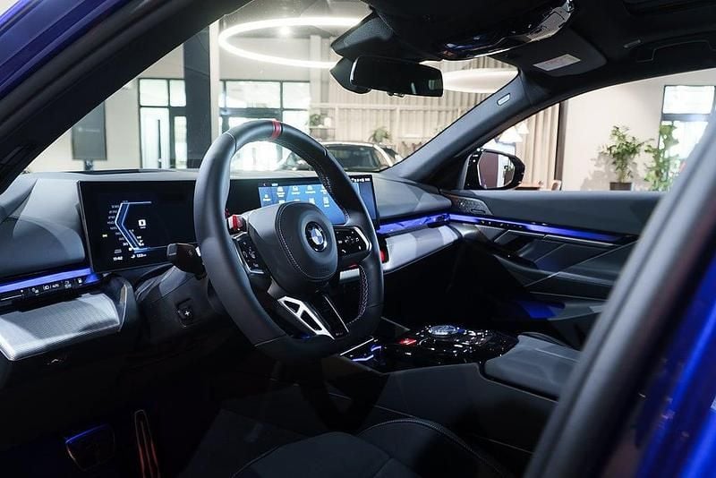 Ny BMW M5 Comfort Edition 585 HK (430 kW) 2025 Blå Kombi