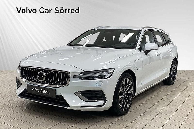 Vit Ny 2024 Volvo V60 Core Kombi | 429 900 kr (Superpris) - Bild 1/3