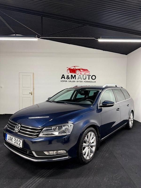 Blå Begagnad 2012 VW Passat Kombi | 59 700 kr (Lite dyr) - Bild 1/4