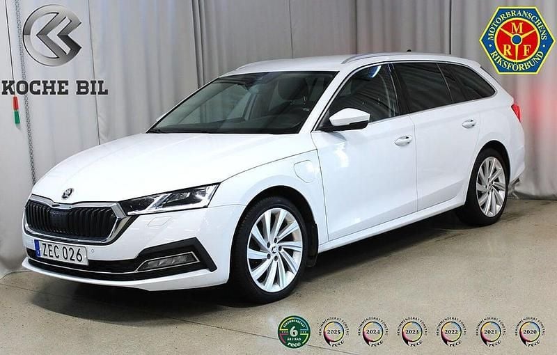 Begagnad Skoda Octavia Style 150 HK (110 kW) 2021 Vit Kombi