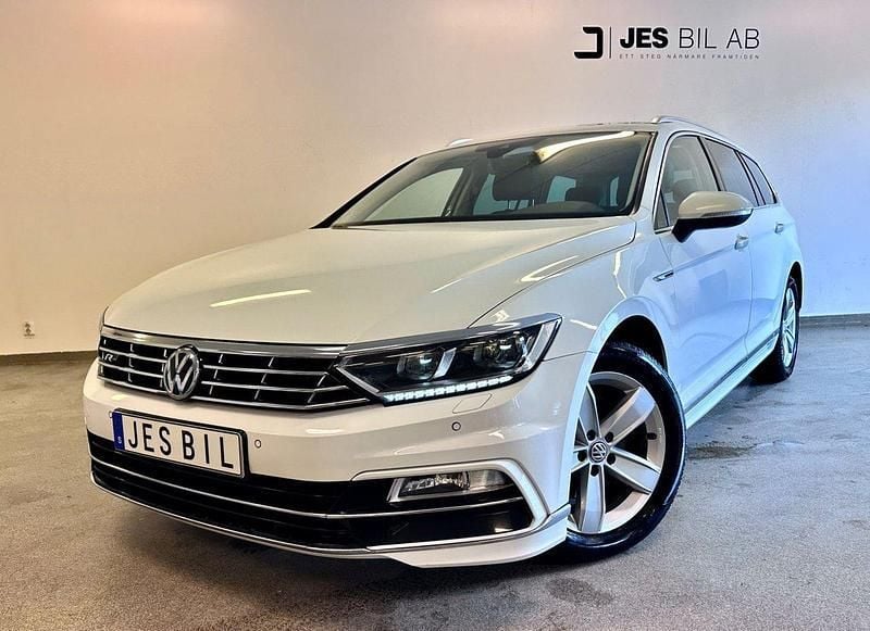 Vit Begagnad 2018 VW Passat GT Kombi | 149 900 kr (Bra pris) - Bild 1/4