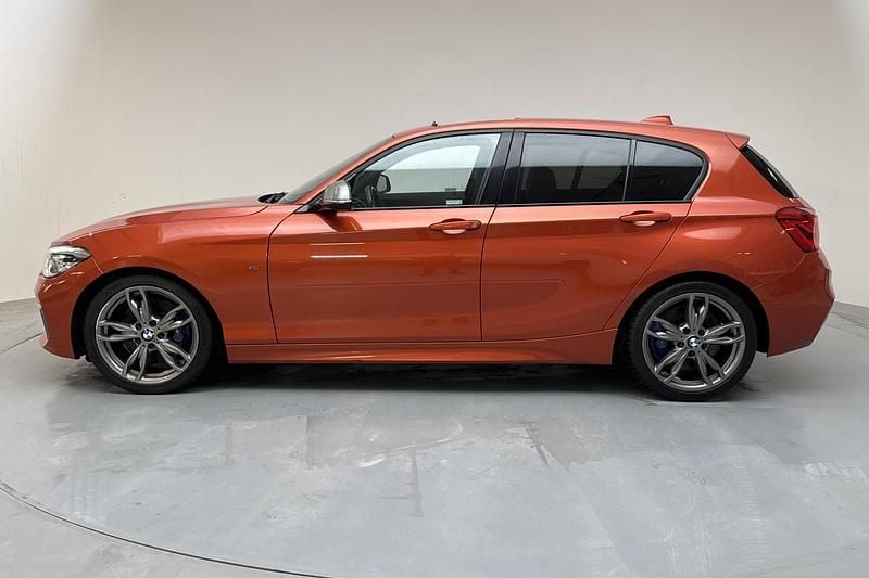 Begagnad BMW M140 M Sport 340 HK (250 kW) 2017 Orange Halvkombi