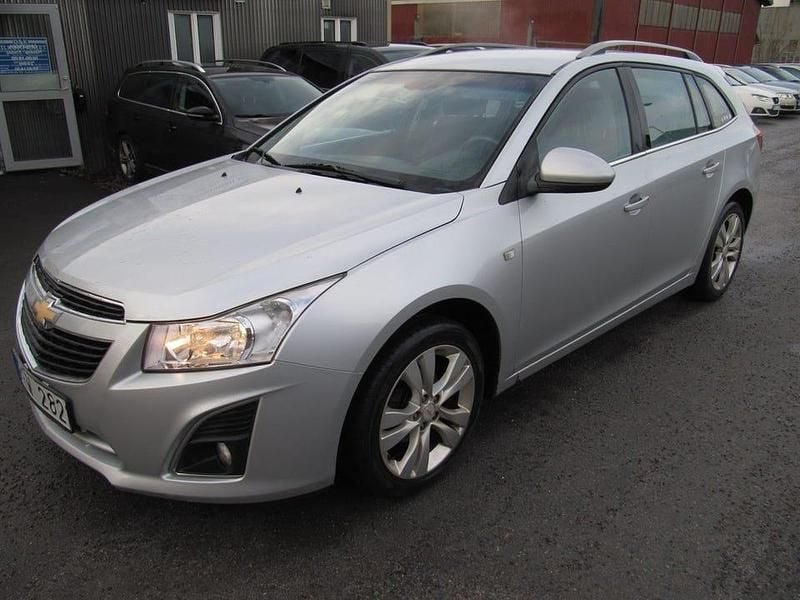 Begagnad Chevrolet Cruze 141 HK (103 kW) 2013 Grå Kombi