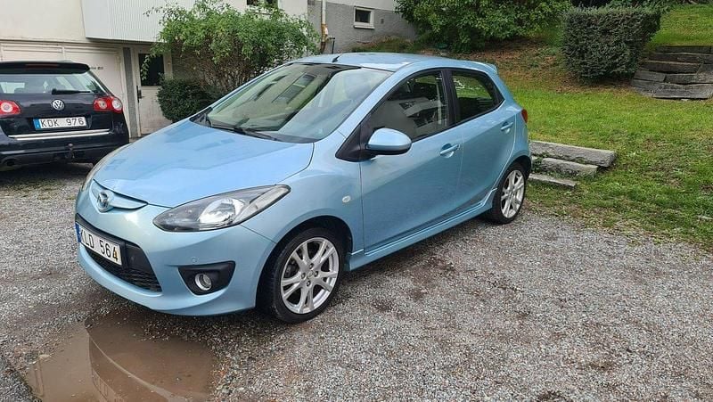 Blå Begagnad 2008 Mazda 2 Inclusive Halvkombi | 39 900 kr (Superpris) - Bild 1/4