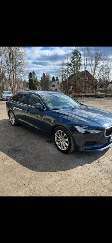 Blå Begagnad 2018 Volvo V90 Momentum Kombi | 204 000 kr (Bra pris) - Bild 1/1
