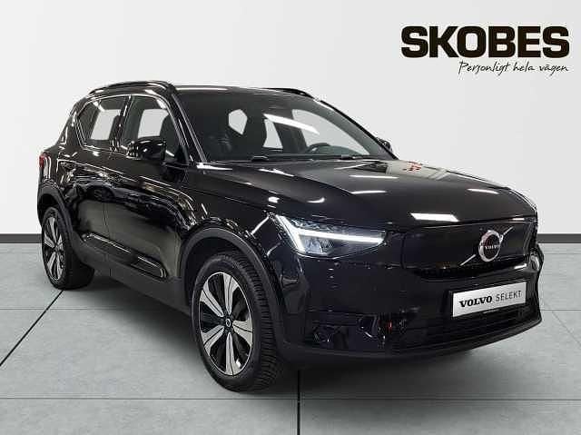 Svart Begagnad 2023 Volvo XC40 Core SUV | 319 100 kr - Bild 1/3