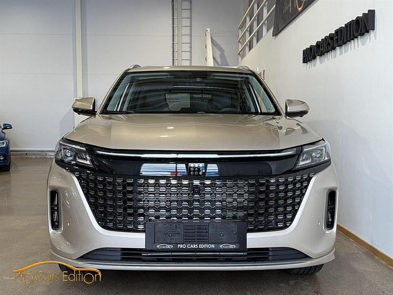 Begagnad DFSK E5 283 HK (208 kW) 2024 Svart (beige) SUV