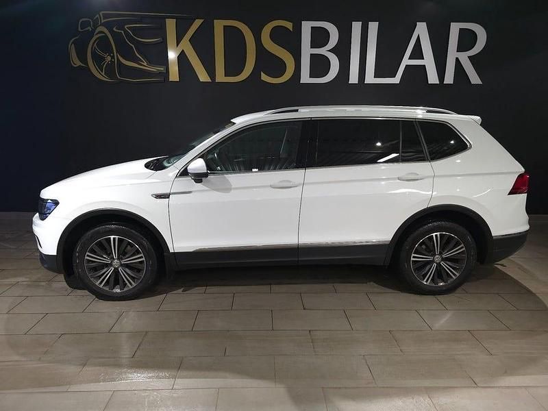 Vit Begagnad 2018 VW Tiguan Allspace GT SUV | 259 500 kr (Marknadspris) - Bild 1/4