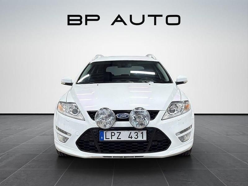 Begagnad Ford Mondeo Titanium 200 HK (147 kW) 2011 Vit Kombi