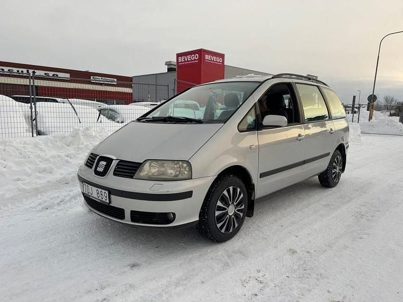 Silver Begagnad 2003 Seat Alhambra Minibuss | 29 952 kr - Bild 1/4