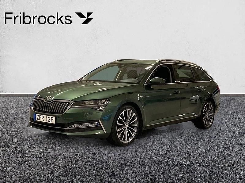 Grön Begagnad 2020 Skoda Superb LAURIN & KLEMENT Kombi | 219 800 kr (Lite dyr) - Bild 1/4