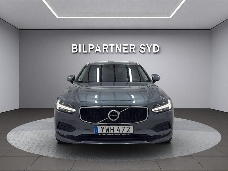 Grå Begagnad 2017 Volvo V90 Momentum Kombi | 219 000 kr (Marknadspris) - Bild 1/4