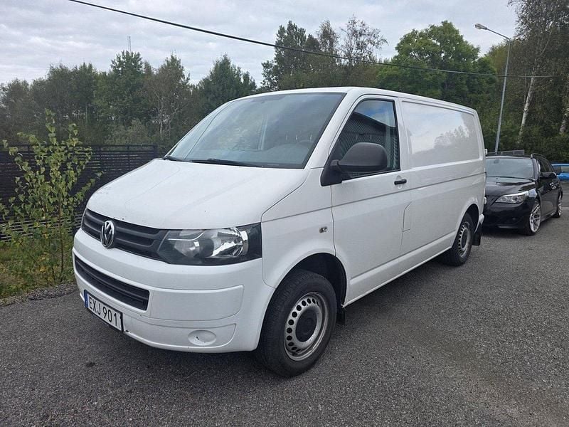 Vit Begagnad 2015 VW T5 Van | 99 000 kr (Marknadspris) - Bild 1/4