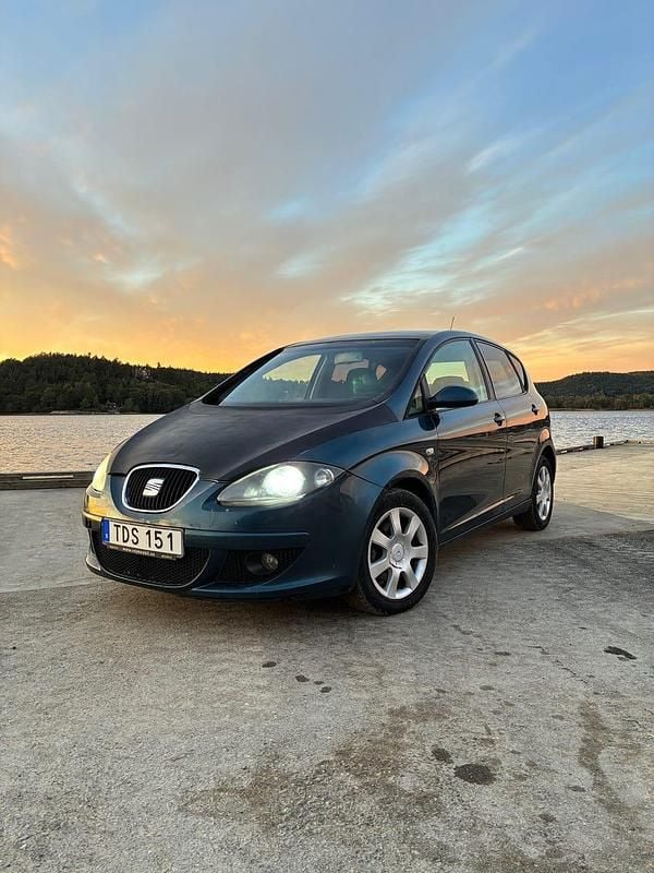 Begagnad Seat Altea 105 HK (77 kW) 2006 Svartmålad huv och tak Minibuss