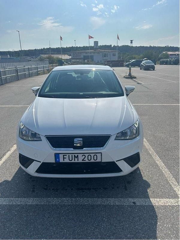 Vit Begagnad 2019 Seat Ibiza Style Halvkombi | 90 000 kr (Marknadspris) - Bild 1/4