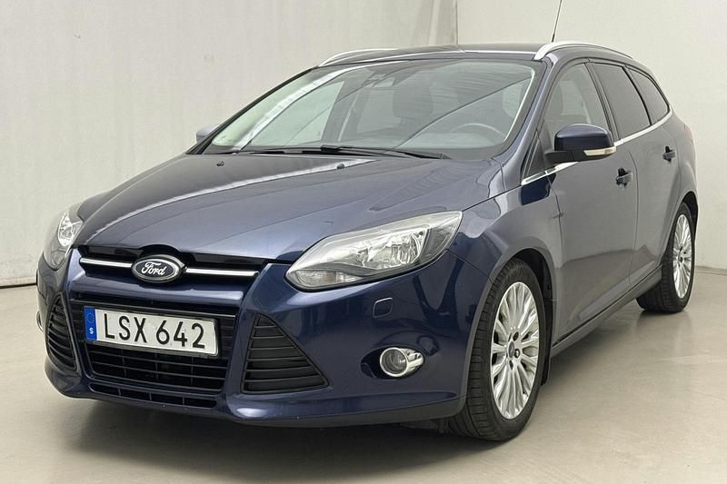Blå Begagnad 2011 Ford Focus Kombi | 48 000 kr (Marknadspris) - Bild 1/4